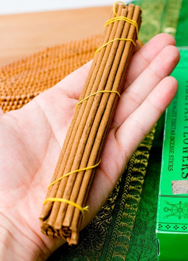 【6個セット】Tibetan Flower Incense -チベタンフラワー香 4 - 長さはだいたいこのような大きさになります。
