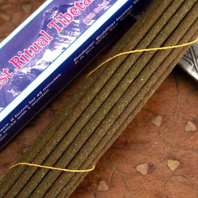 【6個セット】Mt.Everest Ritual Tibetan Incense -エベレスト香 3 - このようにインド香とは太さが異なっています。
