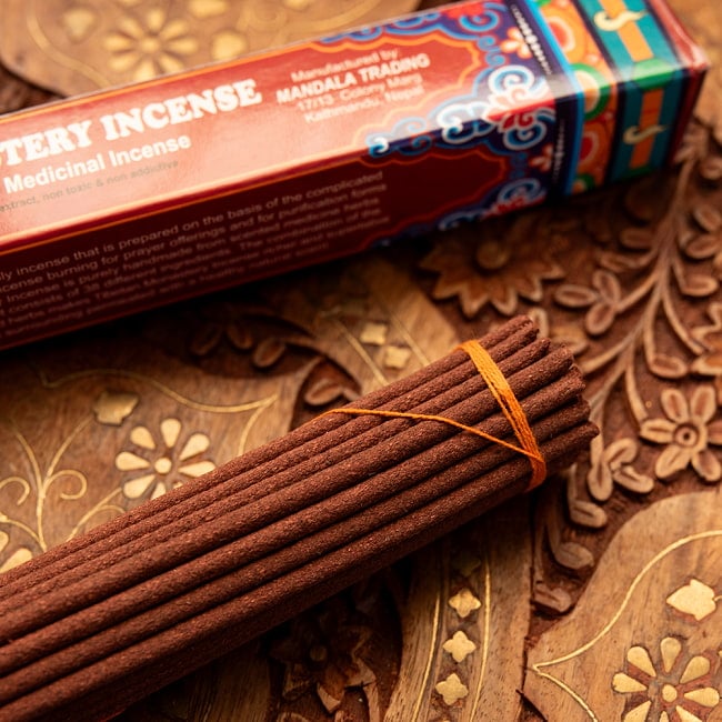 【6個セット】Tibetan Monastery Incense -チベット寺院香 3 - このようにインド香とは太さが異なっています。