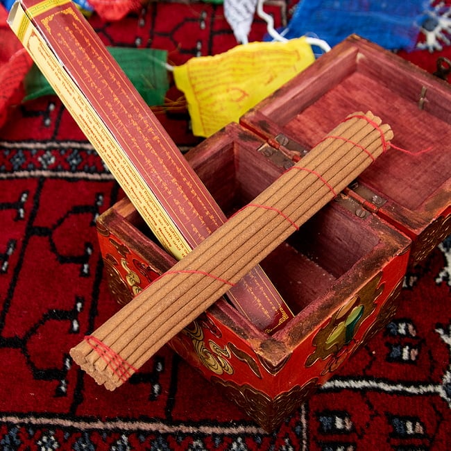 【6個セット】Samadhi  Incense -サマディ白檀香 5 - チベット香なので、太めの穴が開いているお香立てをご利用ください。
