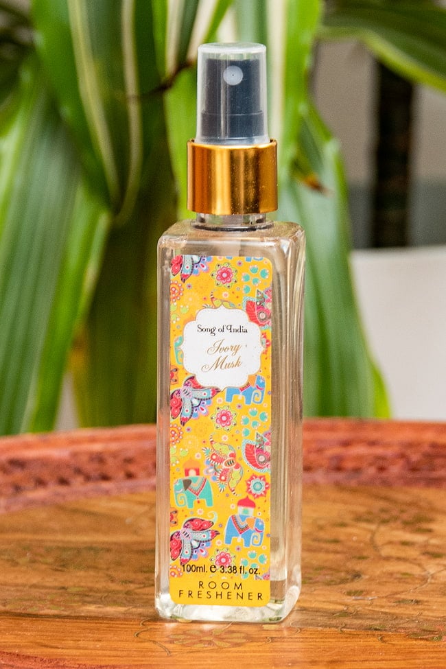 【6個セット】ルームフレッシュナー - Song of India - アイボリー・ムスク 2 - 正面から撮影しました。インドとは思えないおしゃれなデザインです