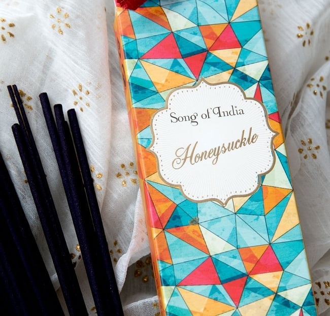 【6個セット】Song of India - Little Pleasures香 - Honeysuckle 3 - 斜めからパッケージを撮影しました