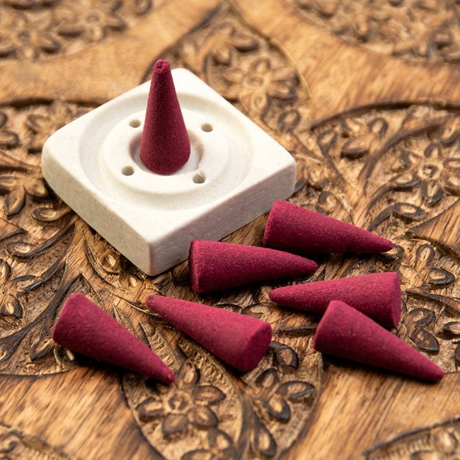 【6個セット】オーガンジーの袋入りコーンお香セット - ホワイト・ムスク 7 - お香立ては陶器の場合もございます。木製か陶器はお選びいただけませんのでご了承くださいませ。