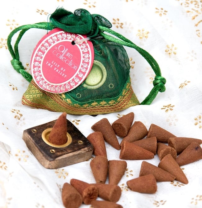 【6個セット】オーガンジーの袋入りコーンお香セット - 谷に咲く百合 4 - 中には木のお香たてとお香が20個入っています