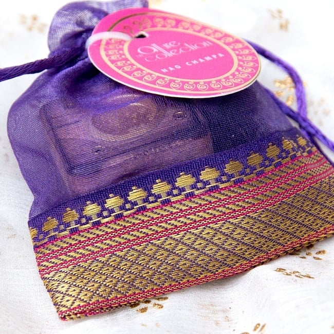 【6個セット】オーガンジーの袋入りコーンお香セット - ナグ・チャンパ 3 - インド風デザインのボーダー入り