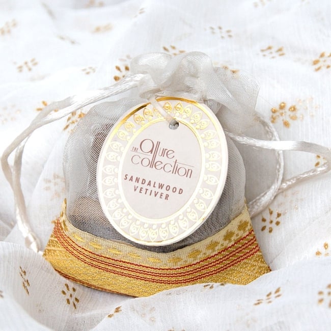 【6個セット】オーガンジーの袋入りコーンお香セット - サンダルウッド 2 - オーガンジーの袋に入ったおしゃれなコーン香セットです