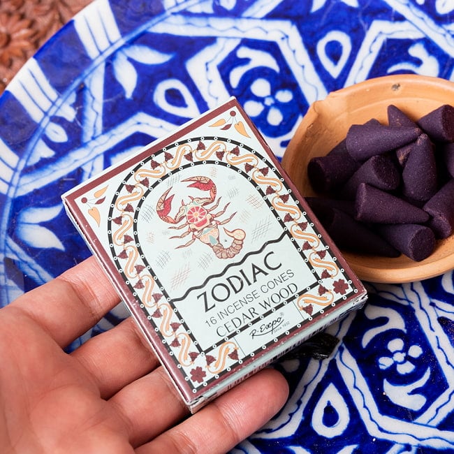 【6個セット】〔さそり座〕シダーウッドの香り ゾディアック 黄道十二星座のコーン香 6 - このくらいのサイズ感になります