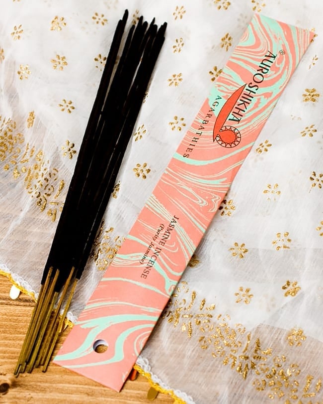 【6個セット】オウロシカ香 - ジャスミン(JASMIN)の香り 2 - スティック状のお香です。一本一本丁寧に作られています。※パッケージのカラーは、入荷ごとに異なります。
