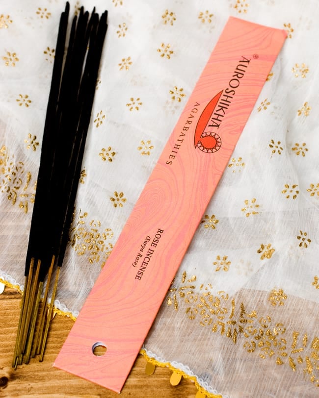 【6個セット】オウロシカ香 - スーリャローズ(Surya Rose)の香り 2 - スティック状のお香です。一本一本丁寧に作られています。※パッケージのカラーは、入荷ごとに異なります。