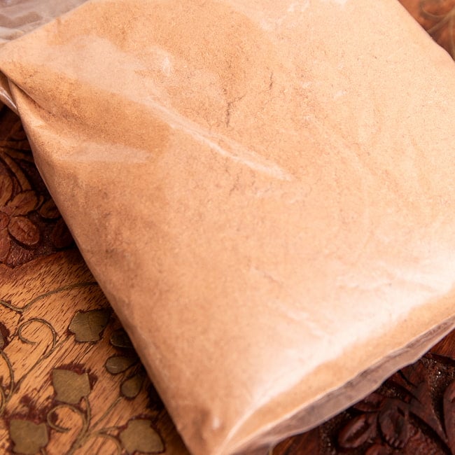 【6個セット】Juniper Wood Dhoop-ジュニパーウッド香 4 - 中に入っているものはこんな感じです。シナモンなど、色々なスパイスやお香の原料を混ぜて作られています