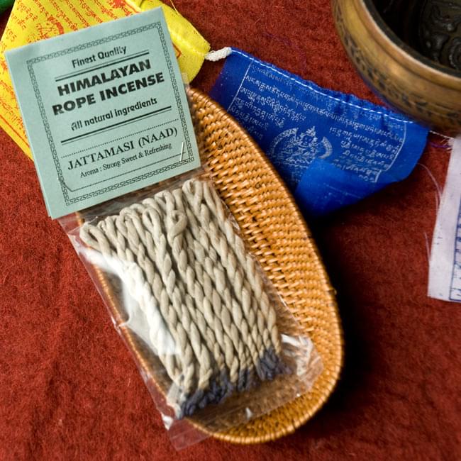 【6個セット】ヒマラヤン・ロープ・インセンス JATTAMASI ロープ香 2 - 全体の写真です。ネパールで昔ながらの製法で作られました。※パッケージの色合いとデザインは、入荷ごとに若干ことなります。