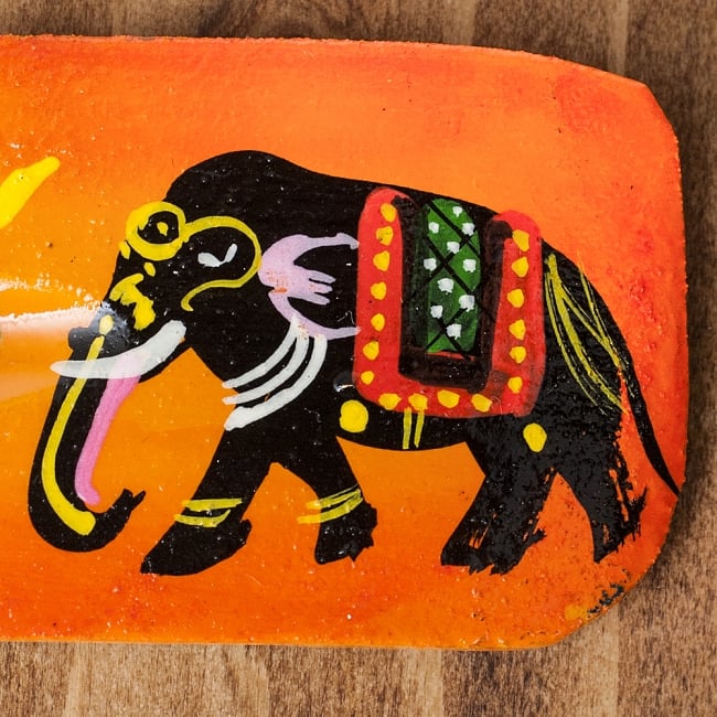 手塗り匙形香たて - 象（オレンジ） 5 - 近くで見てみました。