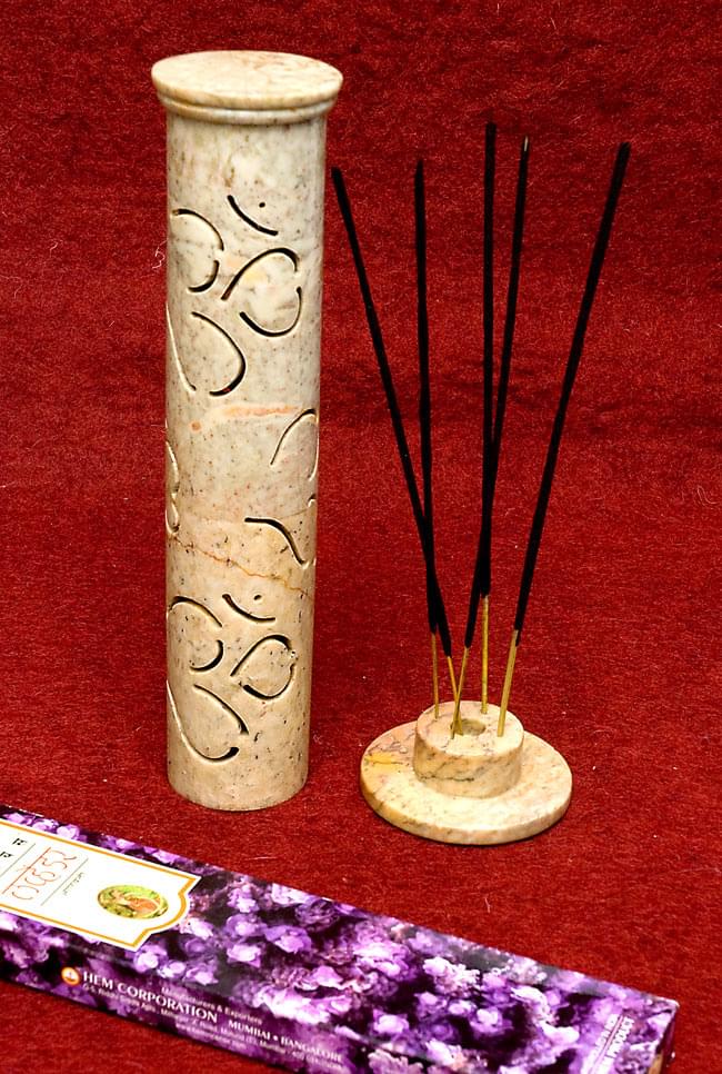 ソープストーン 筒型香立て - 蔦 6 - 通常サイズのお香をセットしました。