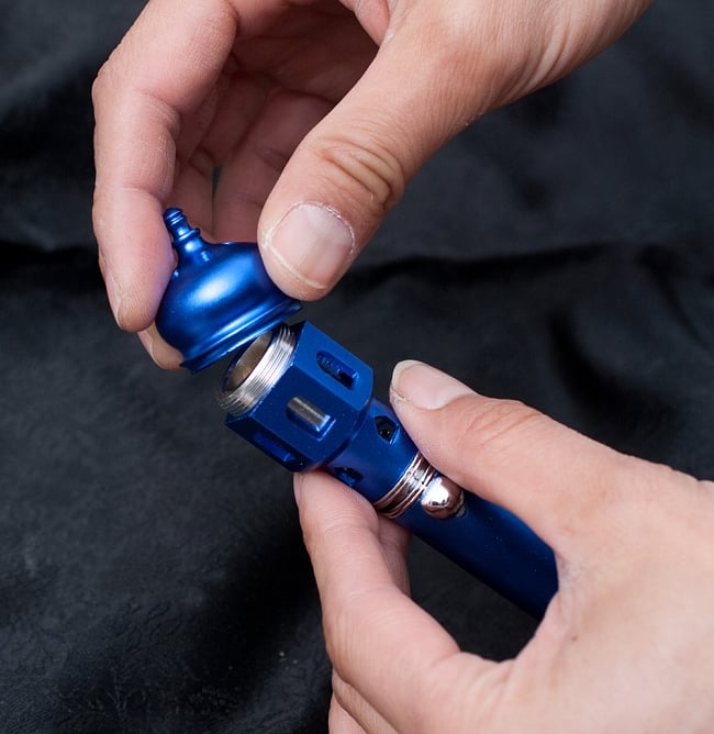 ポータブル モスク型 レジン香用香炉 7 - 上部をこのように開けて、中に樹脂香を入れます