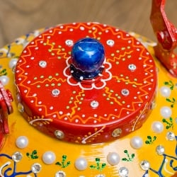 インドのデコレーションやかん - 赤×黄ゴールドワッペン - サブ3