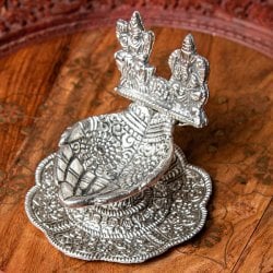 ガネーシャとラクシュミーのホワイトメタルの両手皿 (中)