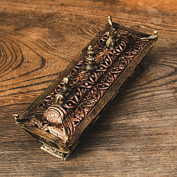 銅造り チベット香用 蓋付きお香立て 吉祥文様 【約21cm×約7.5cm】 - サブ2