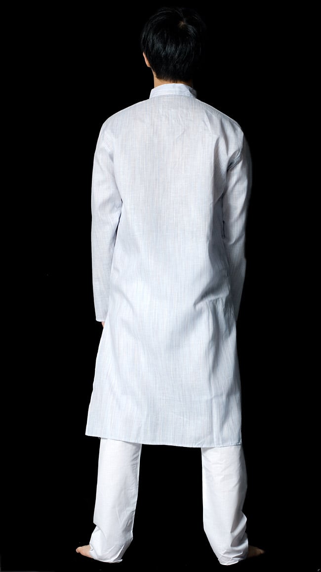クルタ・パジャマ 【ブルー】 3 - 後ろ姿です。スッキリシンプルですね。