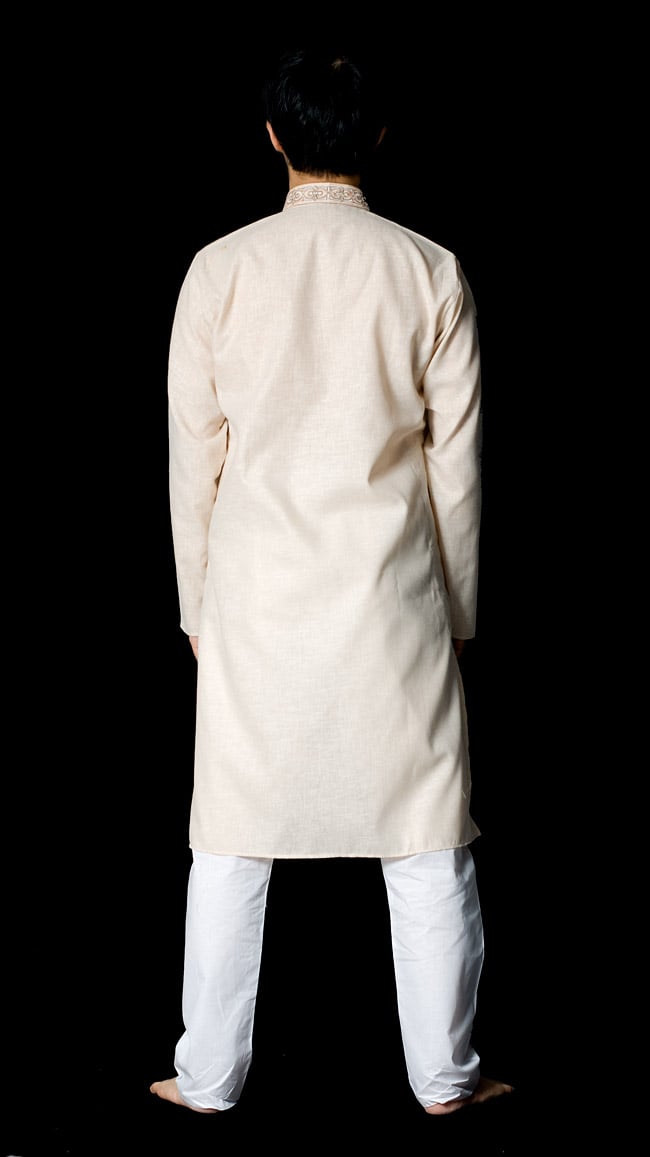 クルタ・パジャマ 【ピンク】 3 - 後ろ姿です。スッキリシンプルですね。