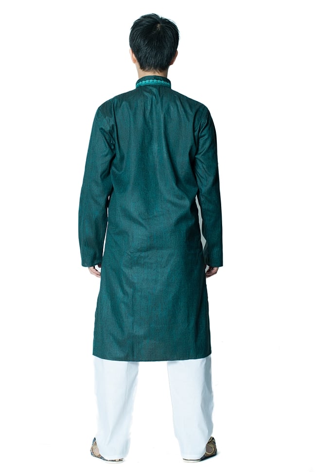 クルタ・パジャマ - ブルーグリーン【シンプルコットン・刺繍付き】 3 - 背面からみてみました。なんとなくスラッとスタイルがよく見えるかも？！