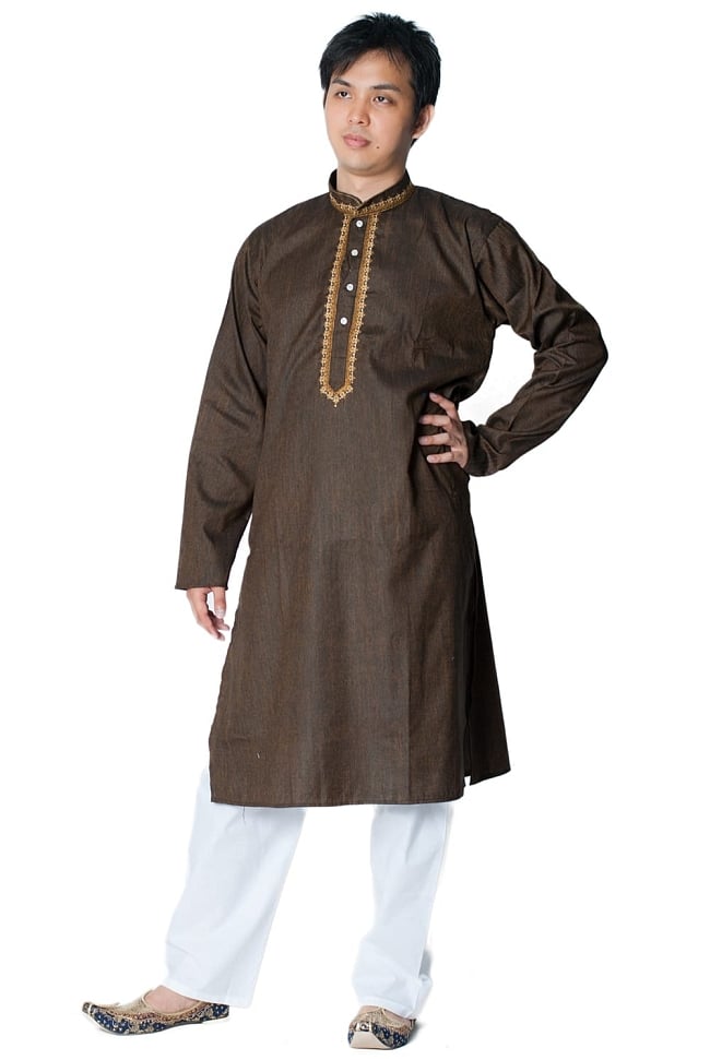クルタ・パジャマ - ブラウン【シンプルコットン・刺繍付き】 8 - これを着ればあなたもインド人に！