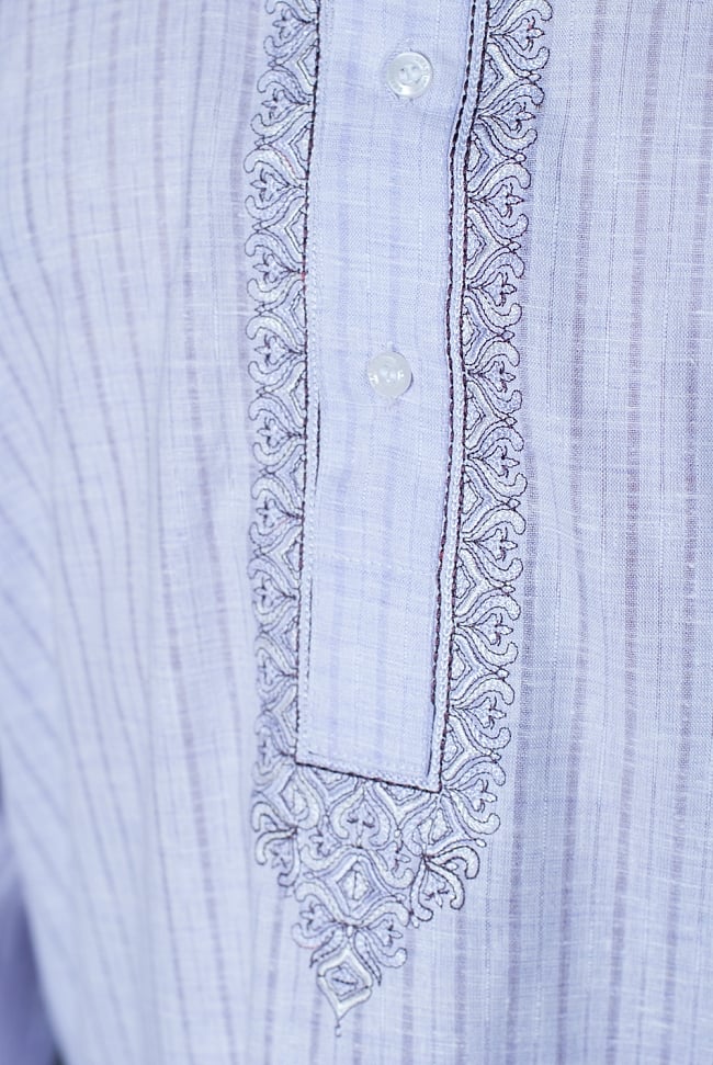 [インド品質]クルタ・パジャマ - パステルパープル【薄手コットンストライプ】 5 - 華やかな装飾が施されています。