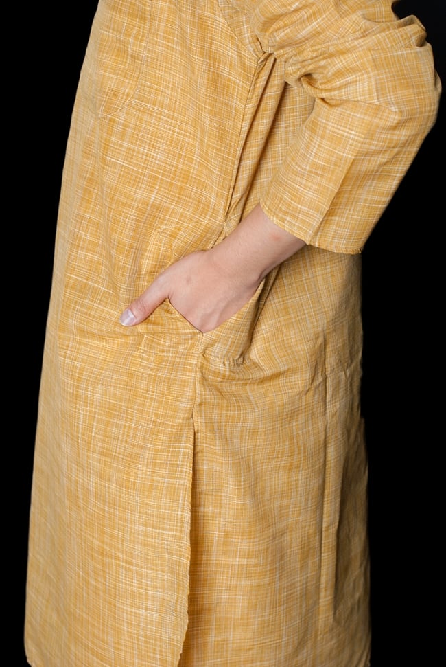 クルタ・パジャマ -  オレンジ【シンプルコットン】 7 - ポケットもあるので小物を入れるのにも便利です。
