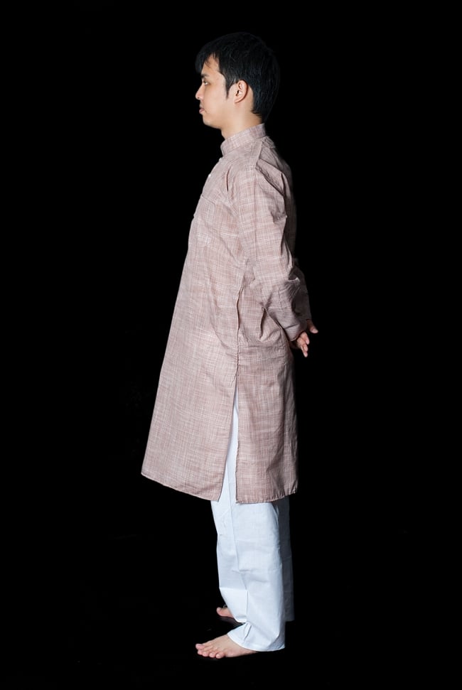 クルタ・パジャマ - 薄小豆色【シンプルコットン】 2 - 側面からみてみました。スリットが入っているので足さばきも楽ちんです。