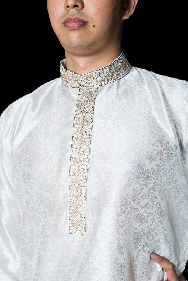 クルタ・パジャマ - スパークリングホワイト【光沢生地】 4 - 胸元のデザインをアップにしてみました。