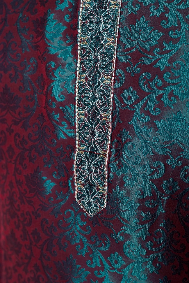 クルタ・パジャマ - グリーンアンド赤紫【光沢生地】 5 - 華やかな装飾が施されています。