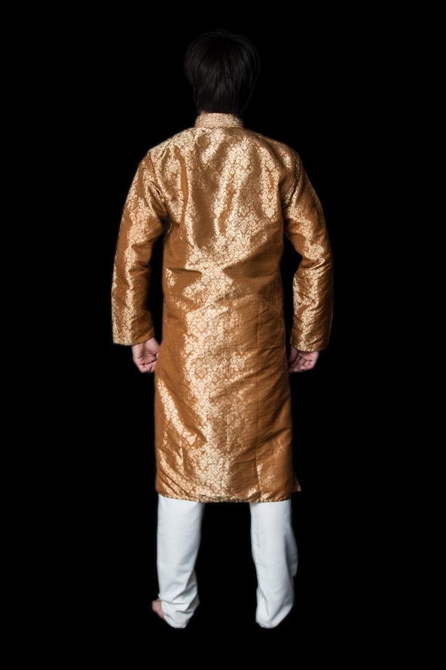 クルタ・パジャマ【光沢生地 ゴールド】 3 - 背面からみてみました。