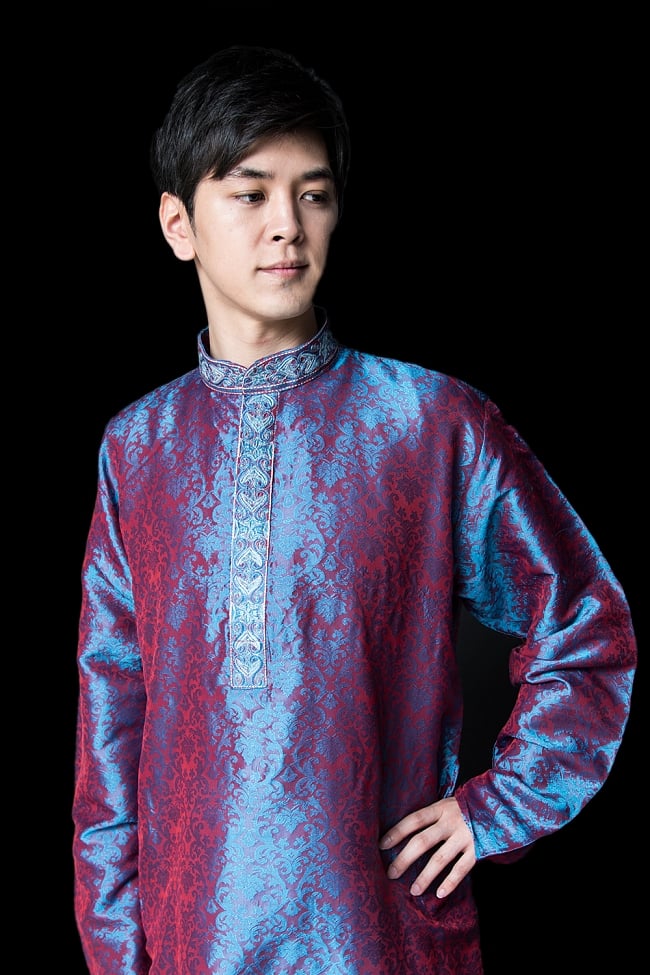 クルタ・パジャマ【光沢生地 水色&パープル】 4 - 首周りの様子です。