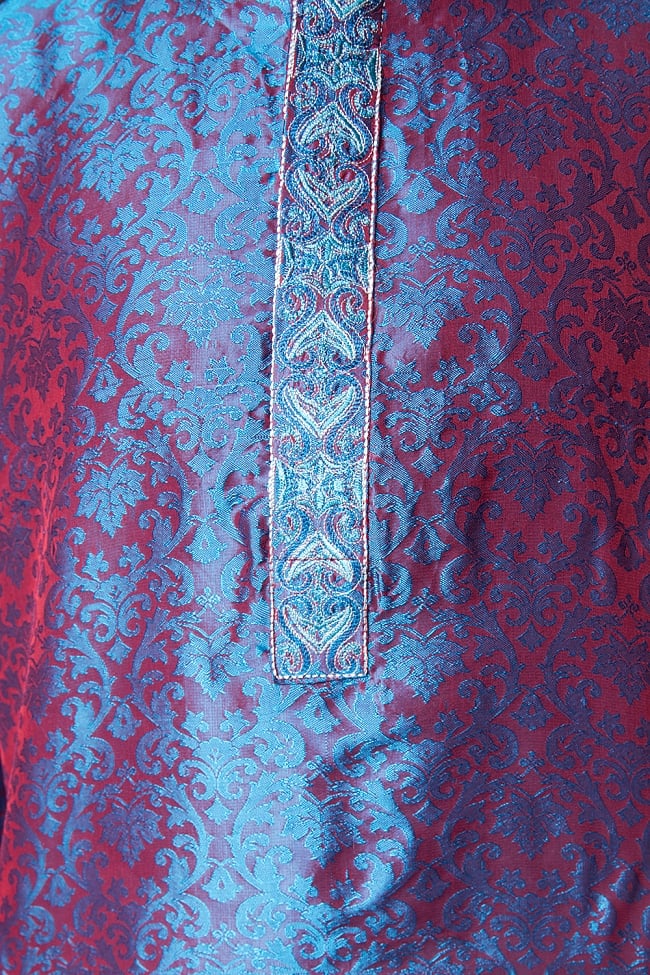 クルタ・パジャマ【光沢生地 水色&パープル】 5 - 華やかな装飾が施されています。