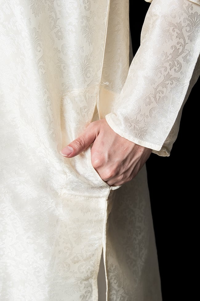 クルタ・パジャマ【光沢生地 パールホワイト】 7 - ポケットもあるので小物を入れるのにも便利です。