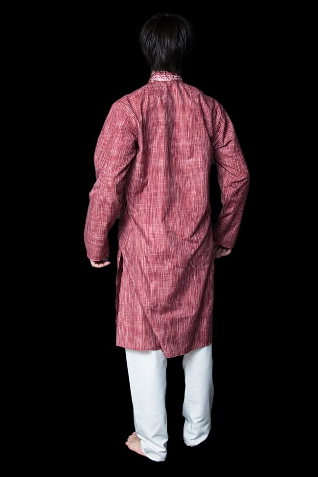 クルタ・パジャマ【コットン生地 あずき 唐草】 3 - 背面からみてみました。