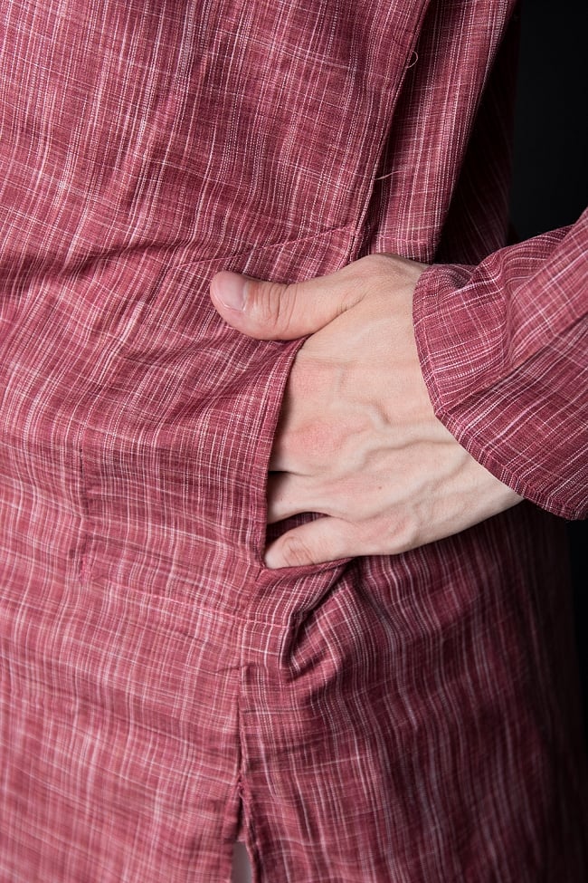 クルタ・パジャマ【コットン生地 あずき 唐草】 7 - ポケットもあるので小物を入れるのにも便利です。