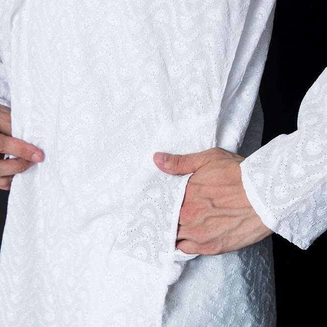 クルタ・パジャマ【ホワイト 波模様】 7 - ポケットもあるので小物を入れるのにも便利です。