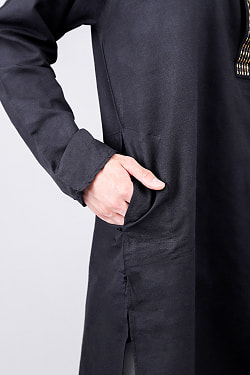 比翼仕立て　シンプルブラック クルタ・パジャマ上下セット　インドの男性民族衣装 - サブ5