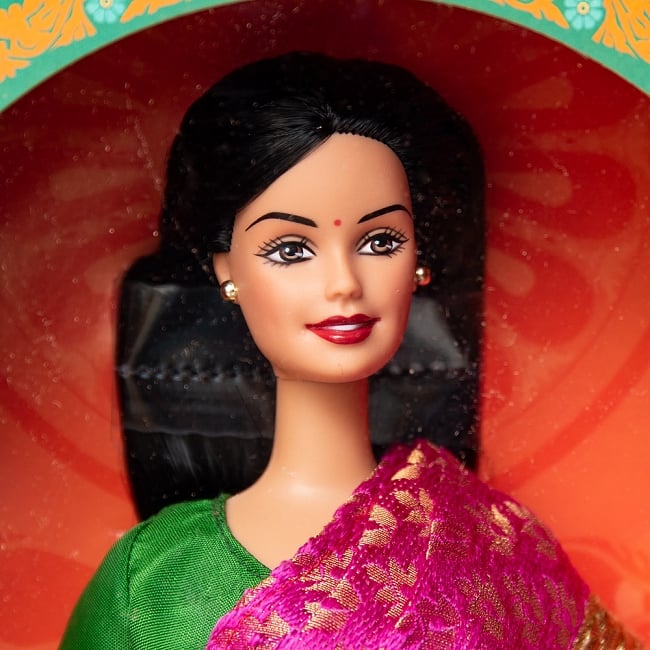 インドのバービー人形 マドゥライの宮殿を訪ねて 2 - エキゾチックな顔立ちです。