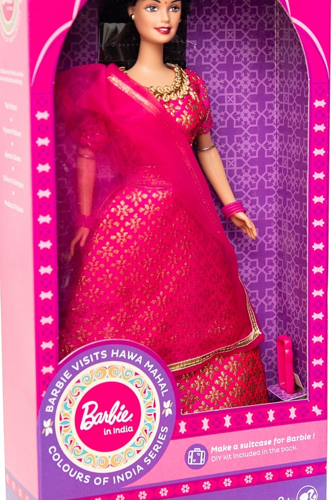インドのバービー人形 ジャイプール・風の宮殿 3 - インドの伝統衣装に身を包んでいます。