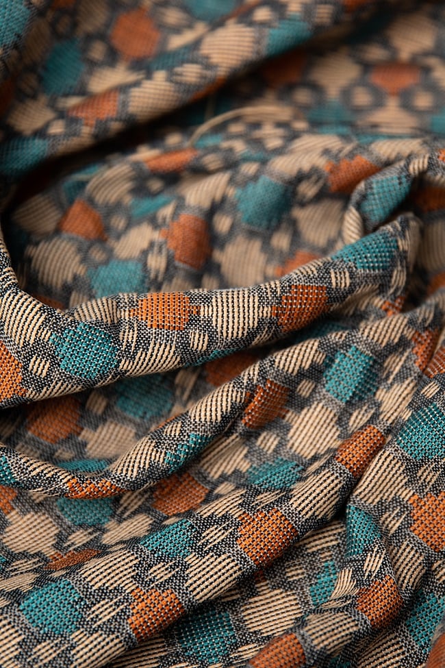 [約2メートル]ネパール伝統のダッカ織り布 3 - 柔らかな質感と幾何学模様が美しく調和しています。