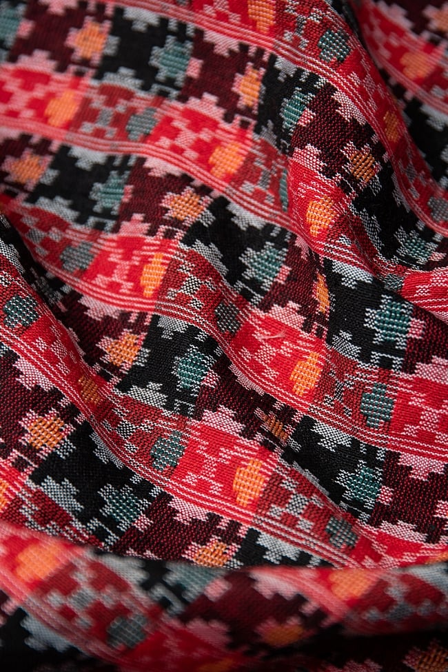 [約2メートル]ネパール伝統のダッカ織り布 3 - 柔らかな質感と幾何学模様が美しく調和しています。