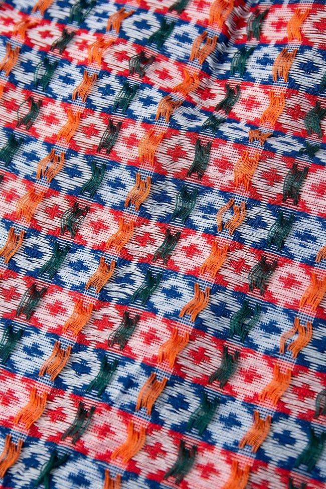 ネパール伝統のダッカ織り布 1メートル切り売り 6 - 裏地はこのようになっています。