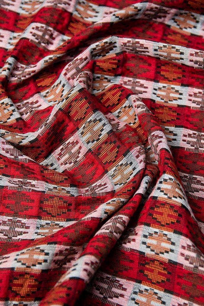 [約2メートル]ネパール伝統のダッカ織り布の写真1枚目です。ネパール伝統のダッカ織り布です。ダカ,ダッカ,手芸,手織り