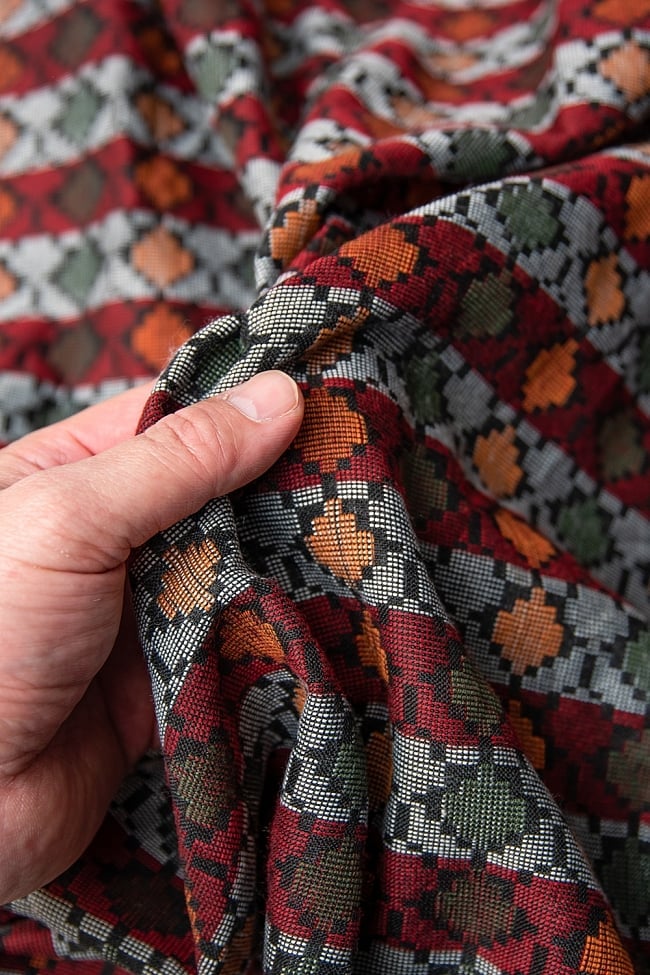 ネパール伝統のダッカ織り布 1メートル切り売り 5 - 肌触りもとっても良いんですよ!