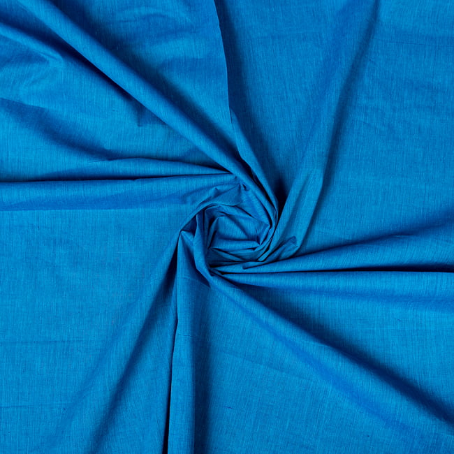 〔1m切り売り〕南インドのシンプル無地コットン布〔幅約108cm〕 - ブルーの写真1枚目です。インドらしい味わいのある布地です。格子模様,切り売り,量り売り布,アジア布 量り売り,手芸,裁縫,生地,アジアン,ファブリック