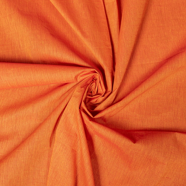 〔1m切り売り〕南インドのシンプル無地コットン布〔幅約109cm〕 - オレンジの写真1枚目です。インドらしい味わいのある布地です。格子模様,切り売り,量り売り布,アジア布 量り売り,手芸,裁縫,生地,アジアン,ファブリック