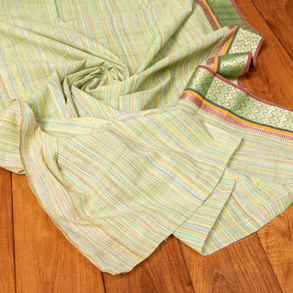 〔1m単位切り売り〕南インドのハーフボーダーコットンクロス〔幅約108cm〕 - グリーン2枚目の説明写真です