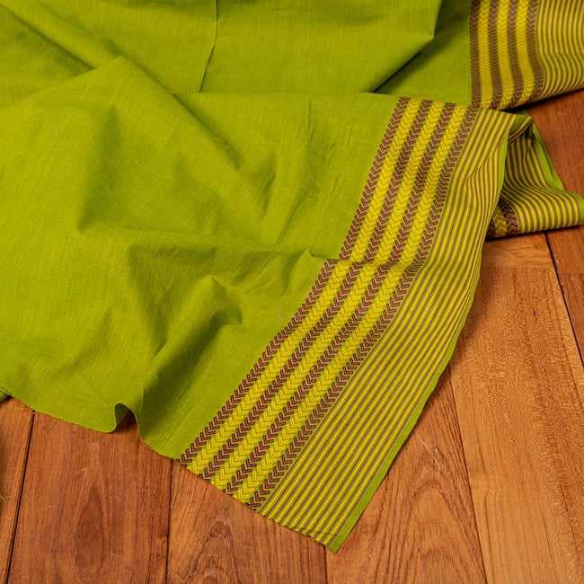 〔1m単位切り売り〕南インドのハーフボーダーコットンクロス〔幅約108cm〕 - グリーンの写真