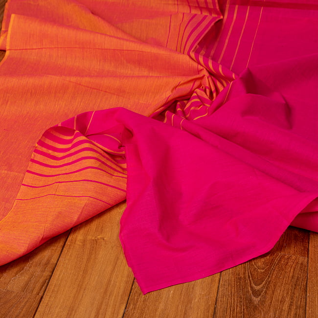 〔1m切り売り〕南インドのバイカラーセンターストライプ布〔幅約108.5cm〕 - オレンジ×ピンク 4 - インドならではの布ですね。